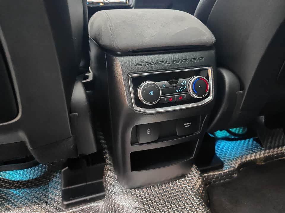 Ford Explorer Ford Explorer