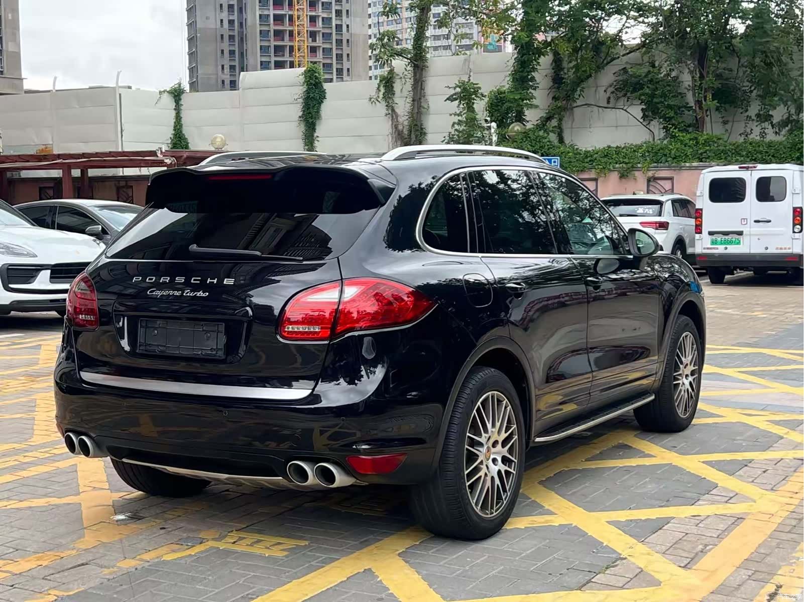 Porsche Cayenne, 2011 11