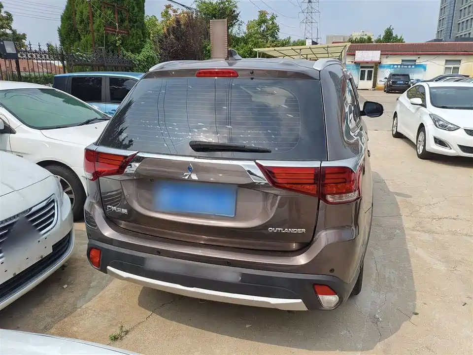 Mitsubishi Outlander