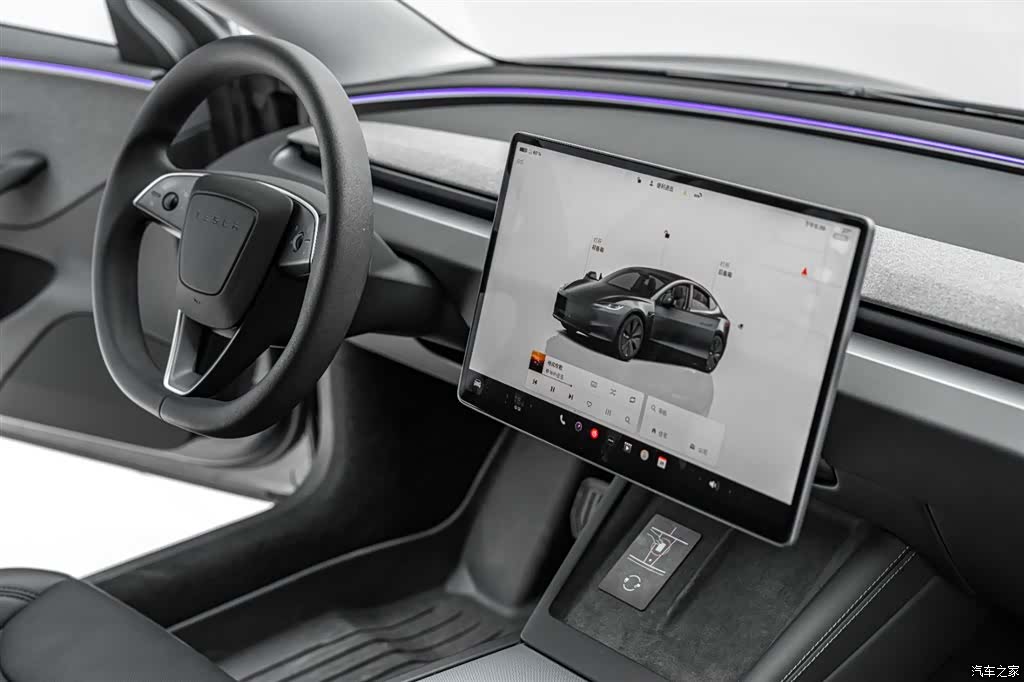Tesla Model 3, 2025 16