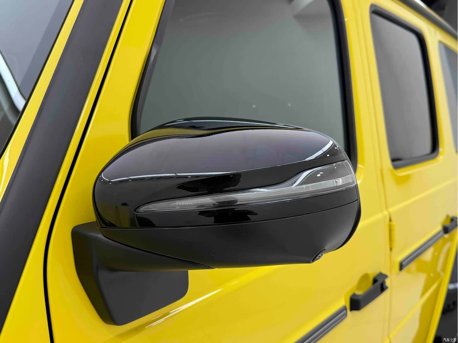 Mercedes-Benz G-Class, 2026 11