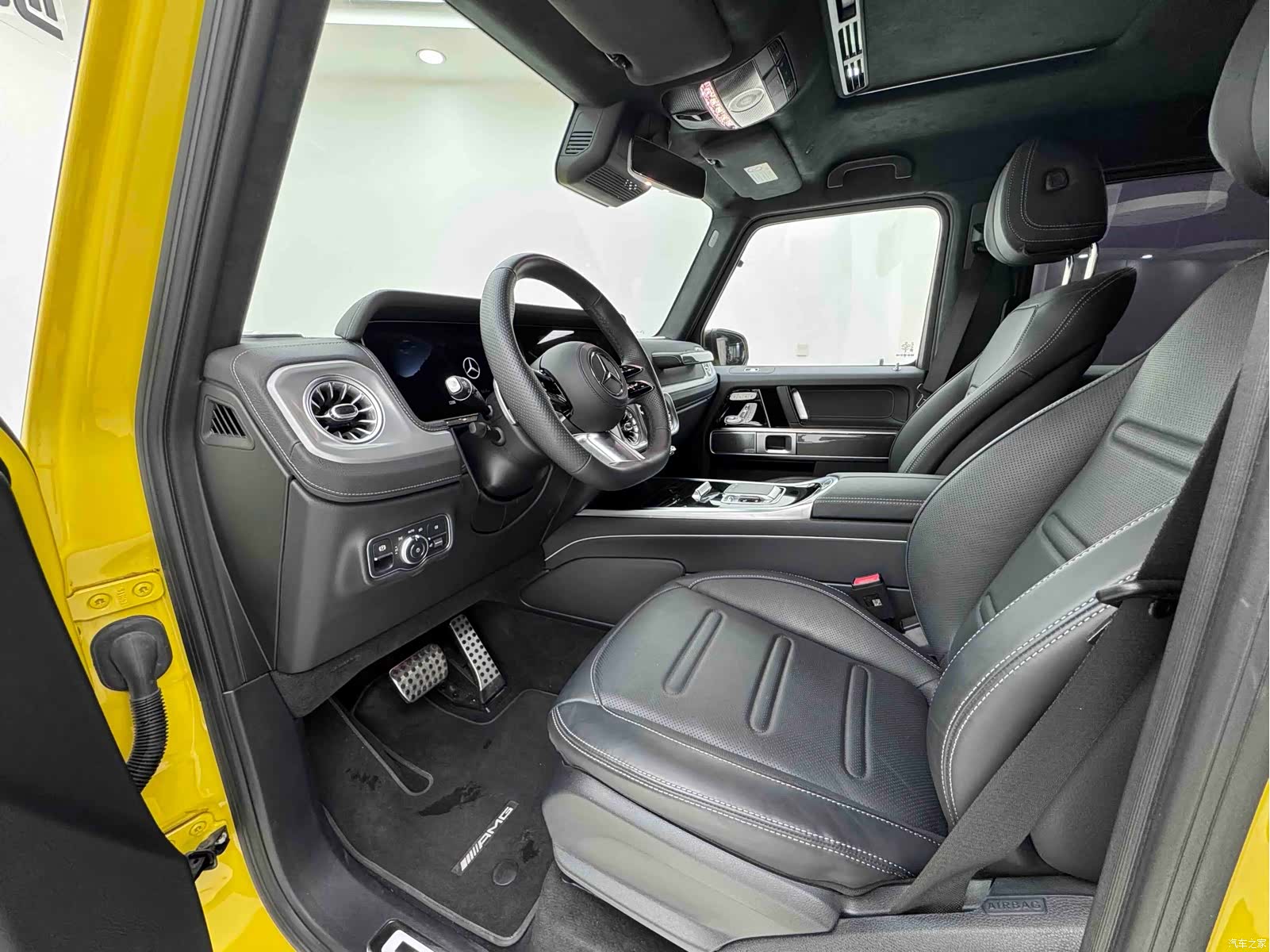 Mercedes-Benz G-Class, 2026 15