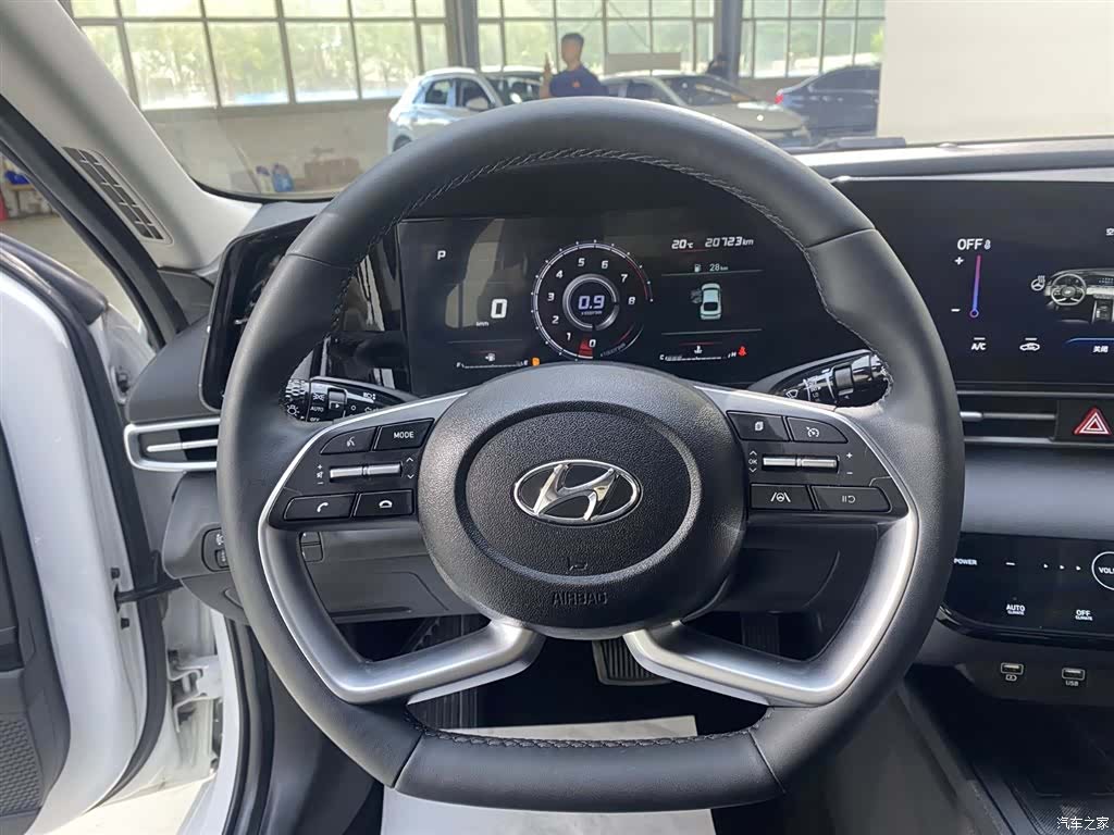 Hyundai Elantra, 2022 12