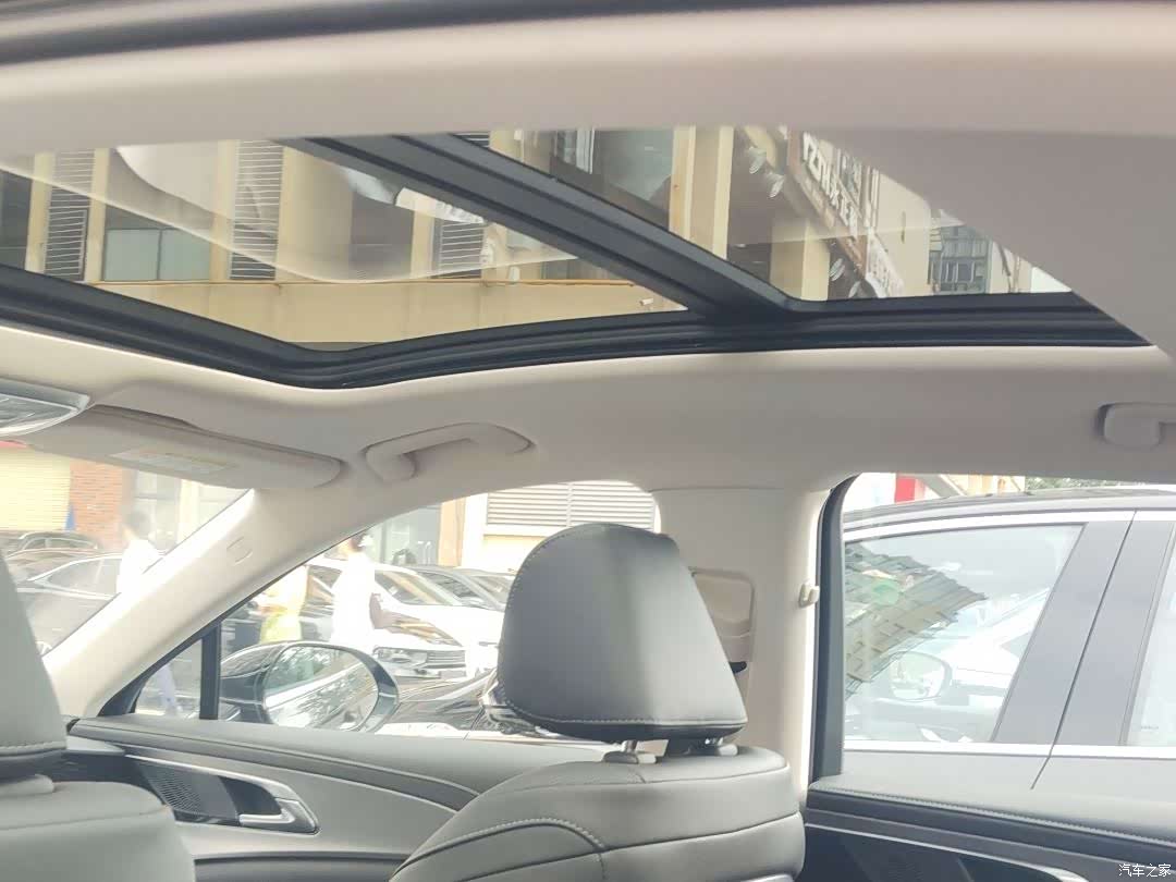 Hongqi H5, 2024 8