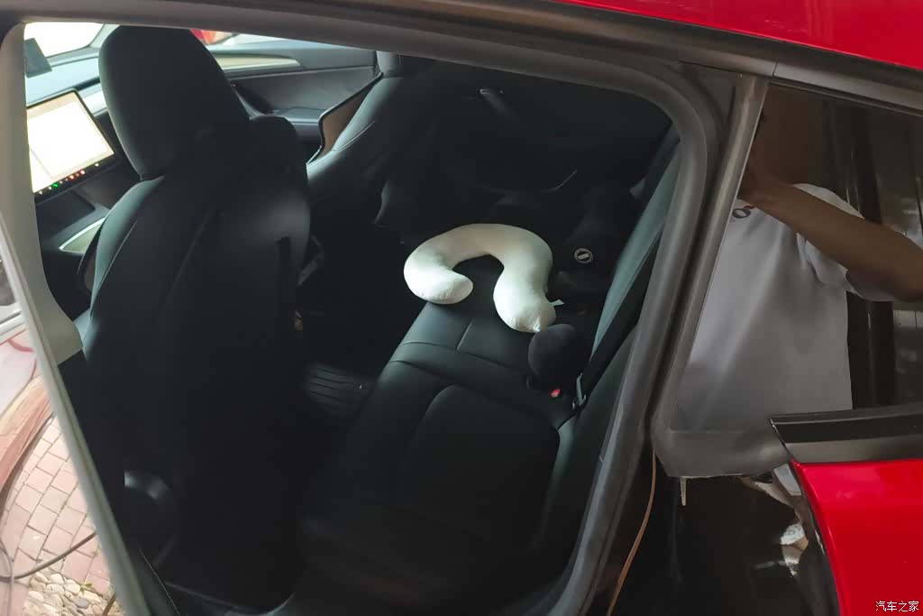 Tesla Model Y, 2023 11