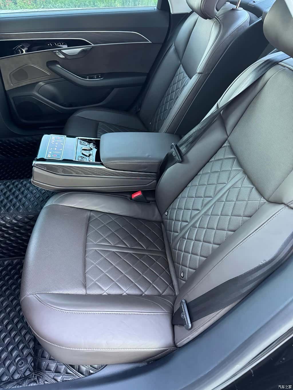 Audi A8L, 2021 14