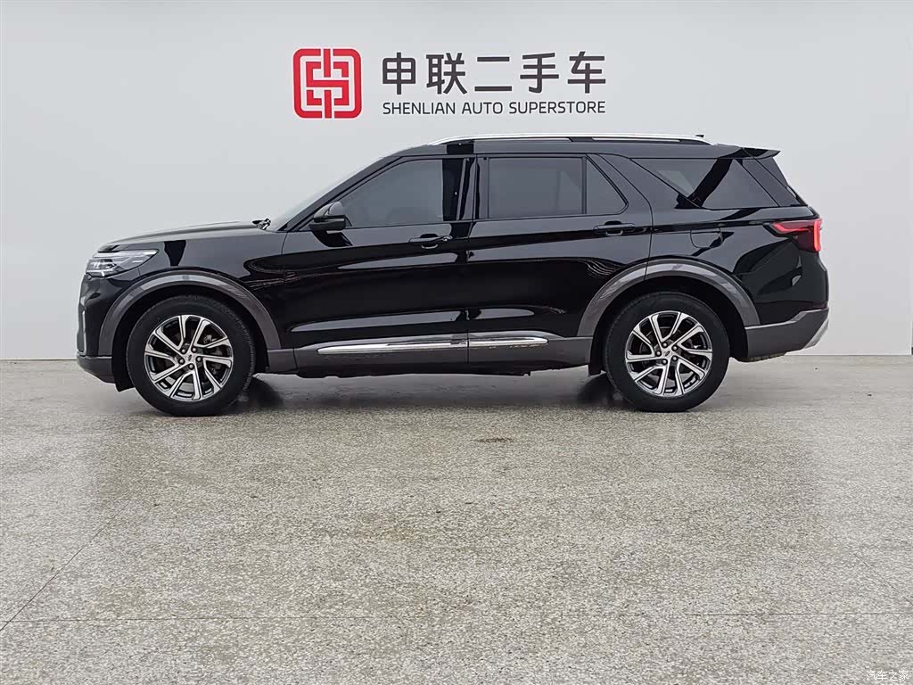Ford Explorer, 2023 4
