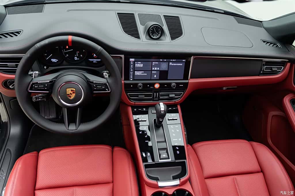 Porsche Macan, 2022 10