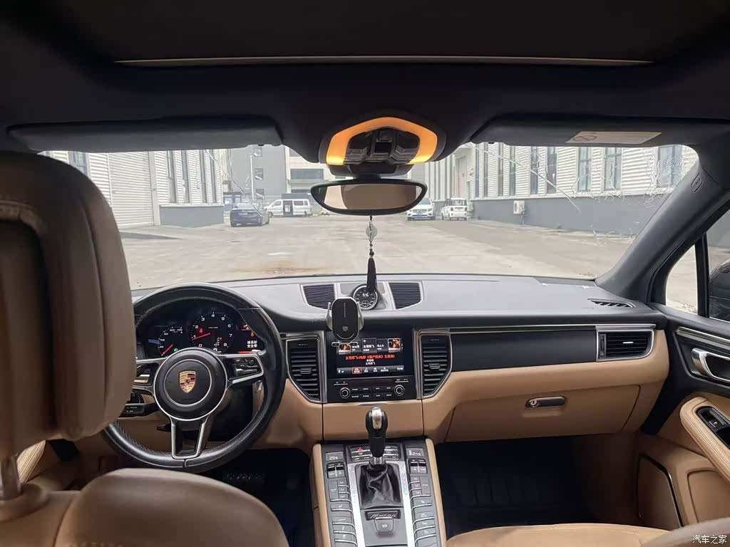 Porsche Macan, 2016 8