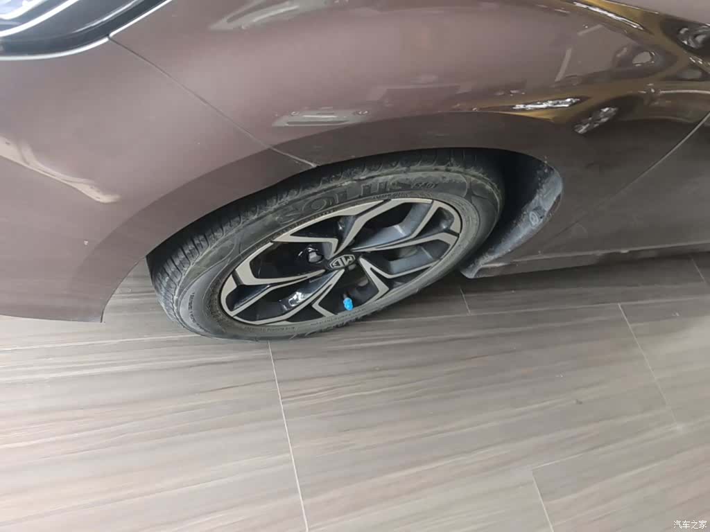 MG MG5, 2023 25