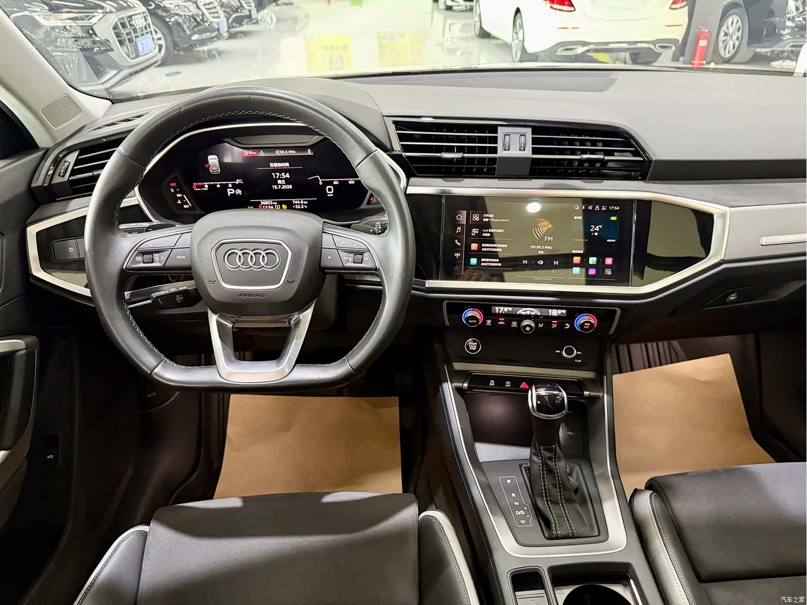 Audi Q3, 2023 10