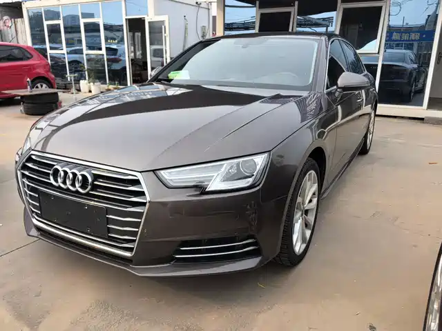 Audi A4L 2018 — купить из Китая под заказ