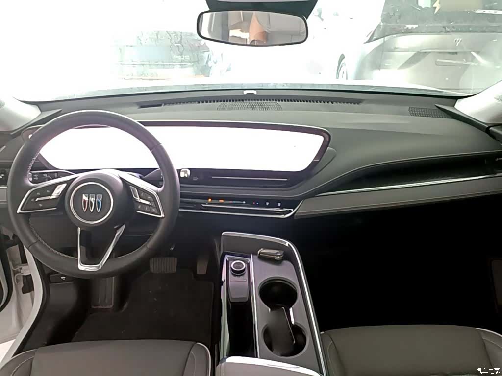 Buick E5, 2025 10
