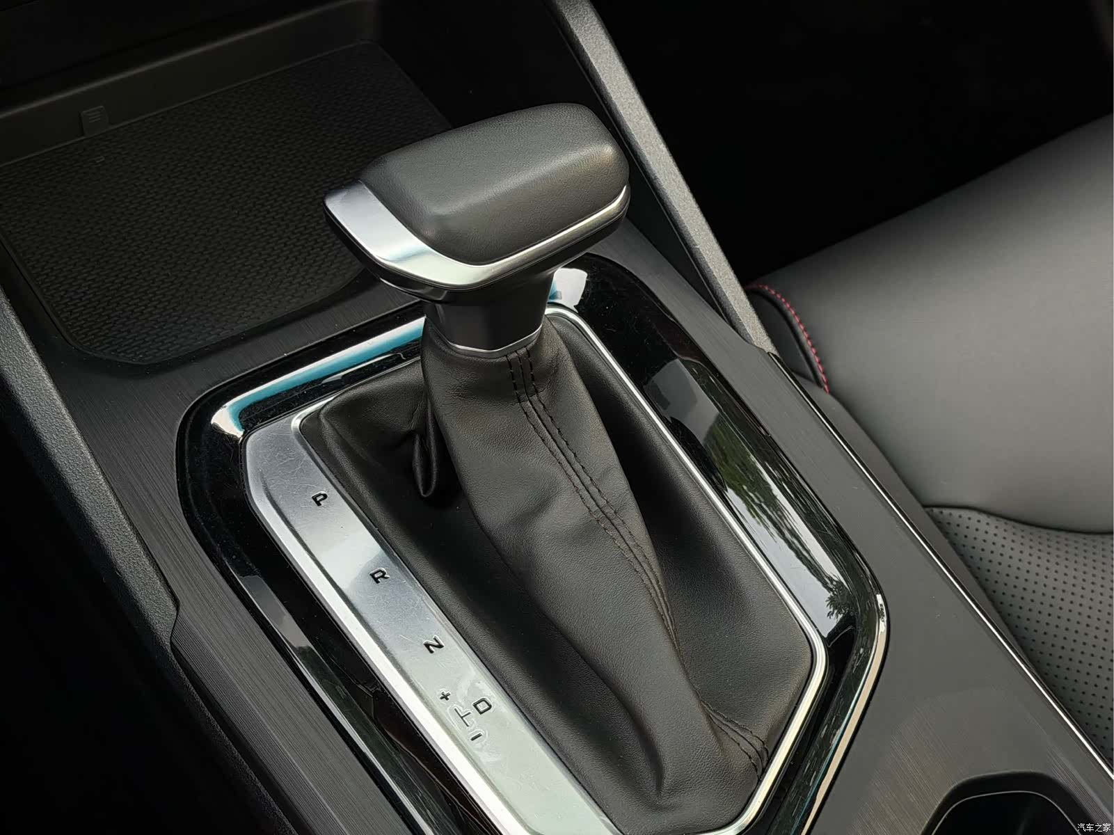Geely Emgrand, 2022 11