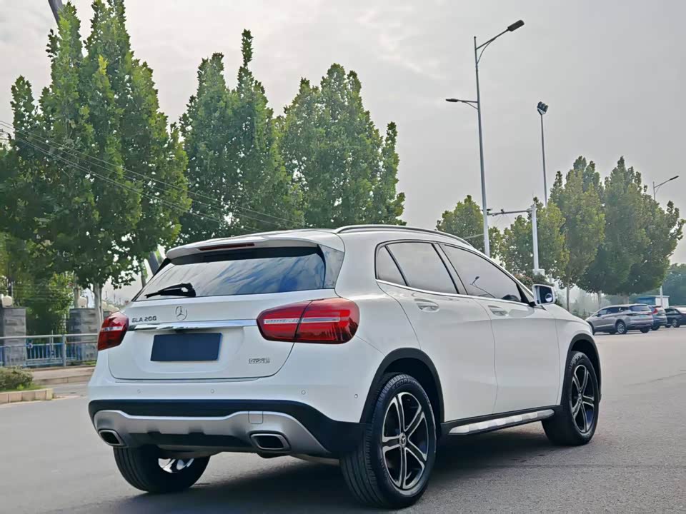 Mercedes-Benz GLA