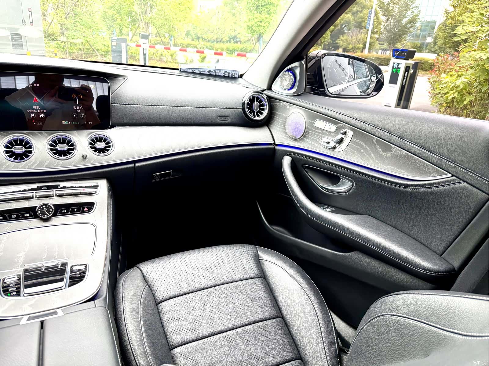 Mercedes-Benz E-Class, 2022 11
