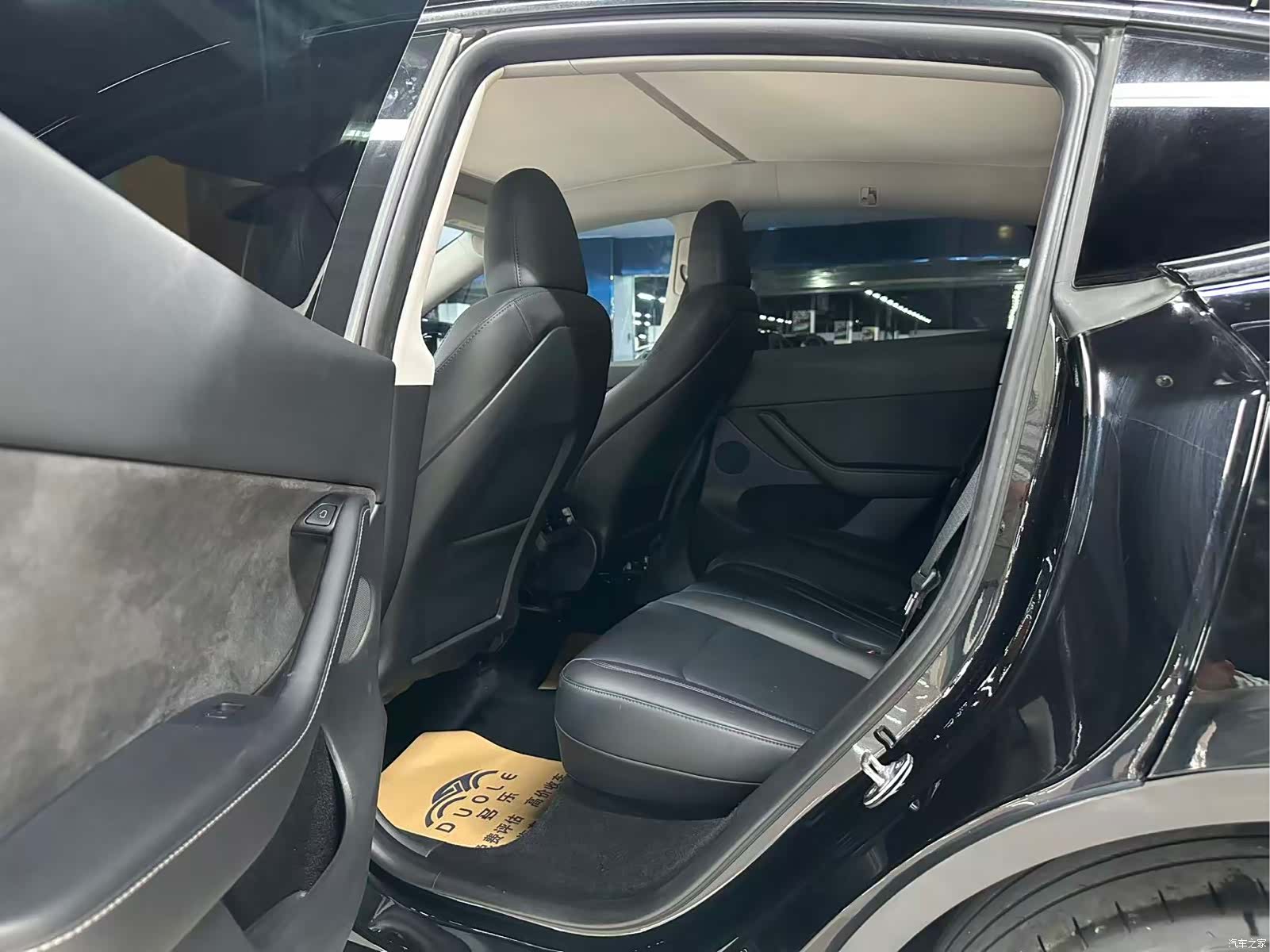 Tesla Model Y, 2023 6