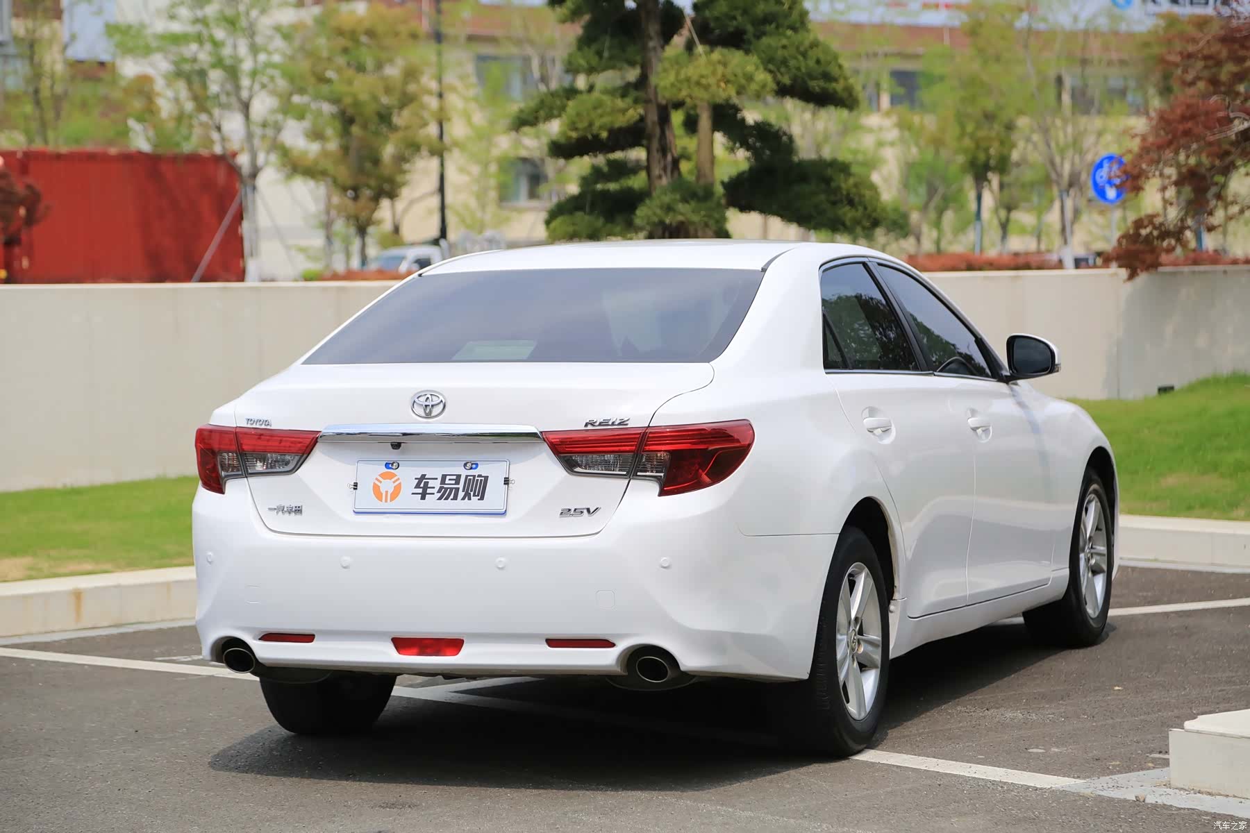Toyota 2.5V, 2016 20