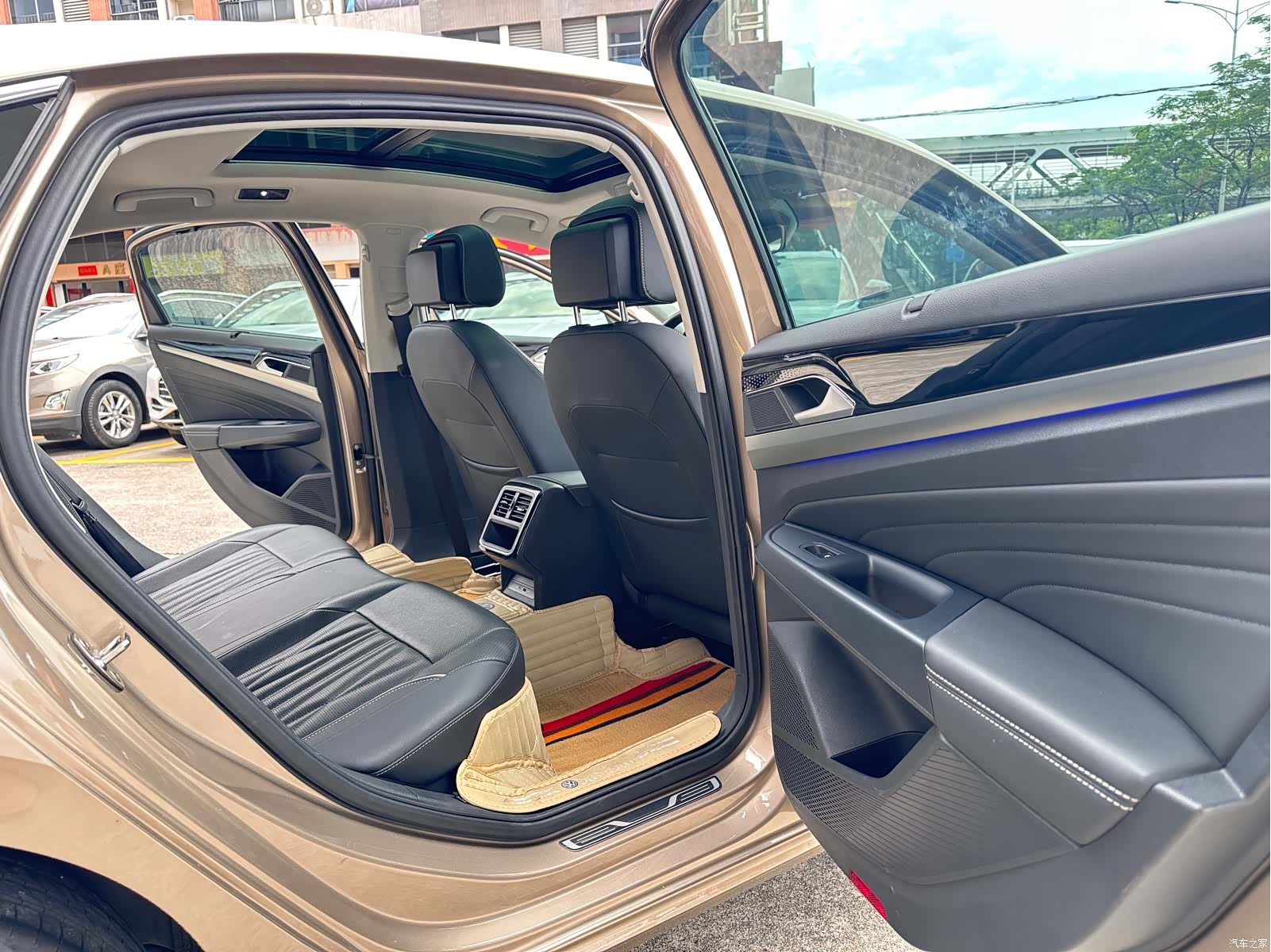 Volkswagen Passat, 2022 9