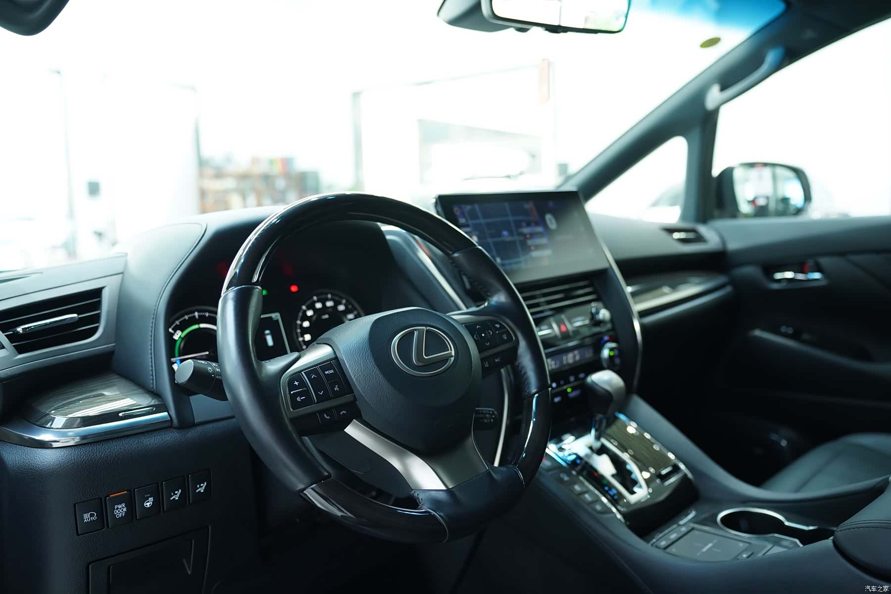 Lexus LM, 2021 7