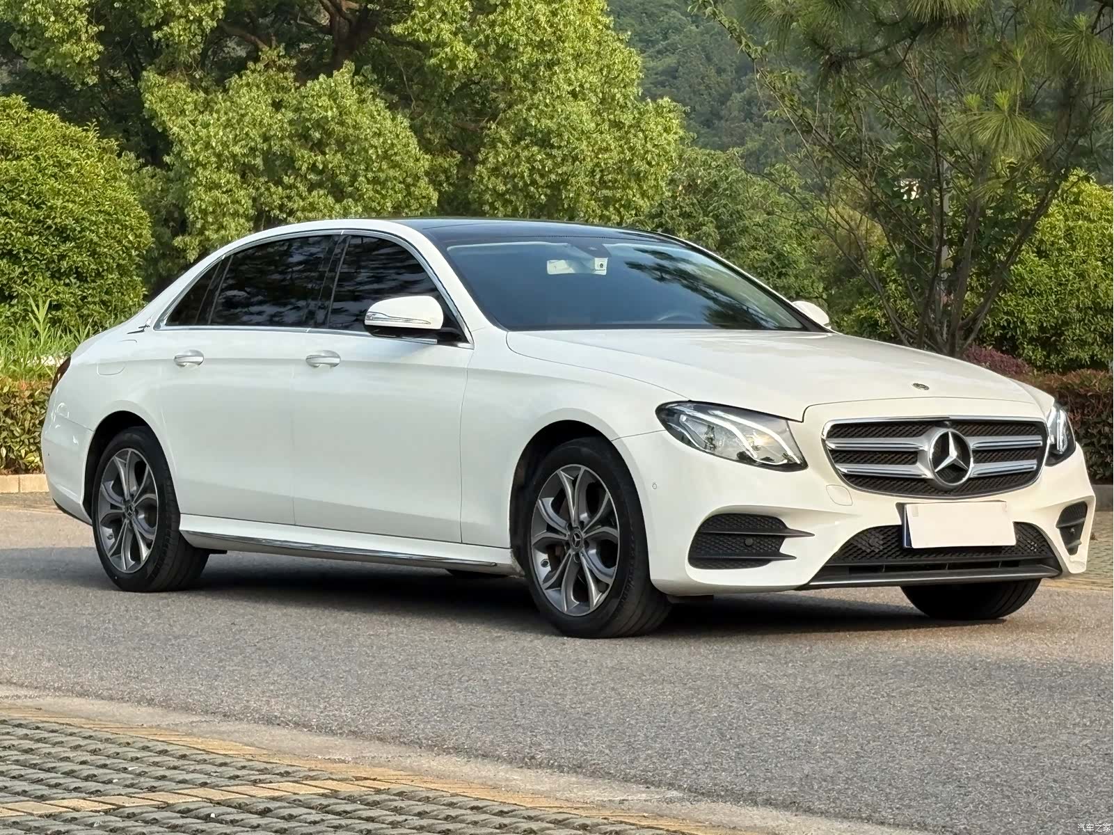 Mercedes-Benz E-Class, 2020 3