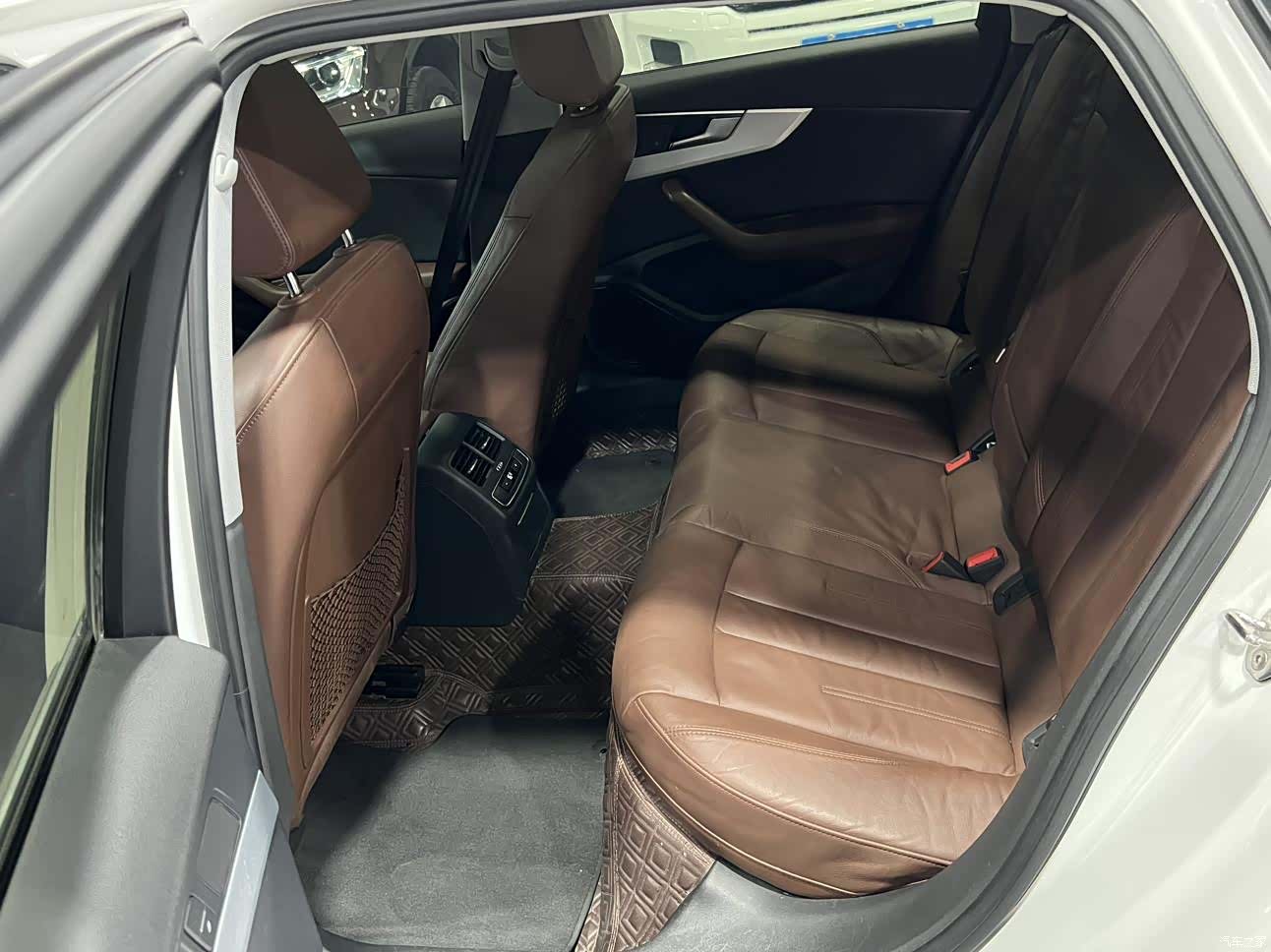 Audi A4L, 2019 9