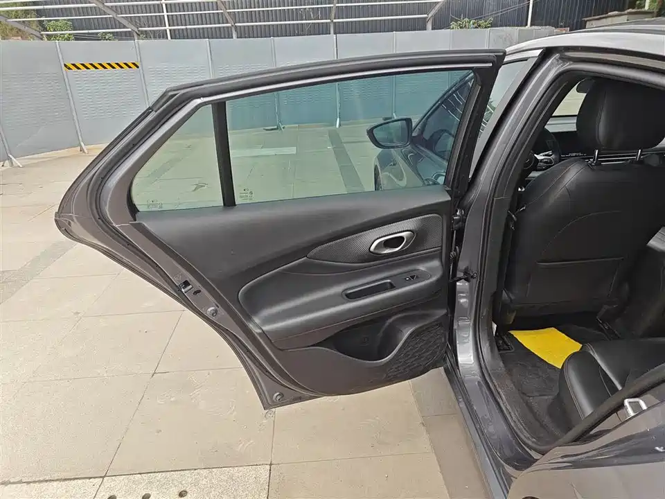 Trumpchi Shadow Leopard