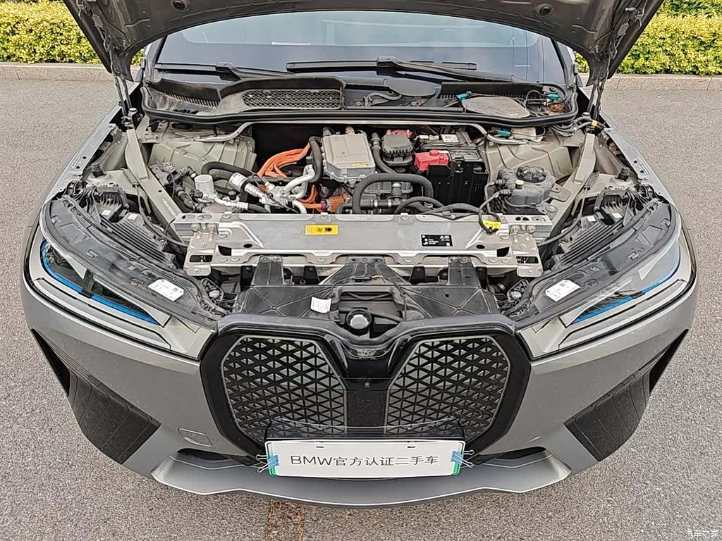 BMW iX, 2025 13