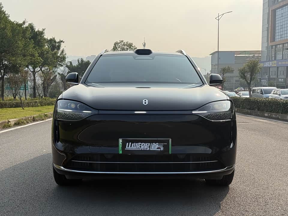 AITO Ask the world M9