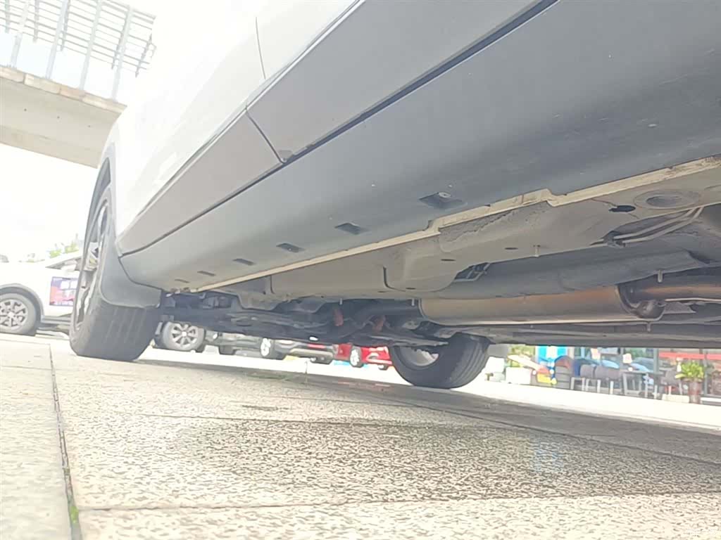 Roewe RX3, 2022 22
