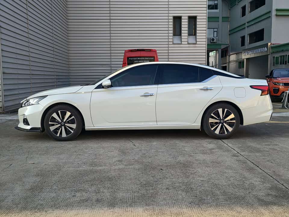 Nissan Teana