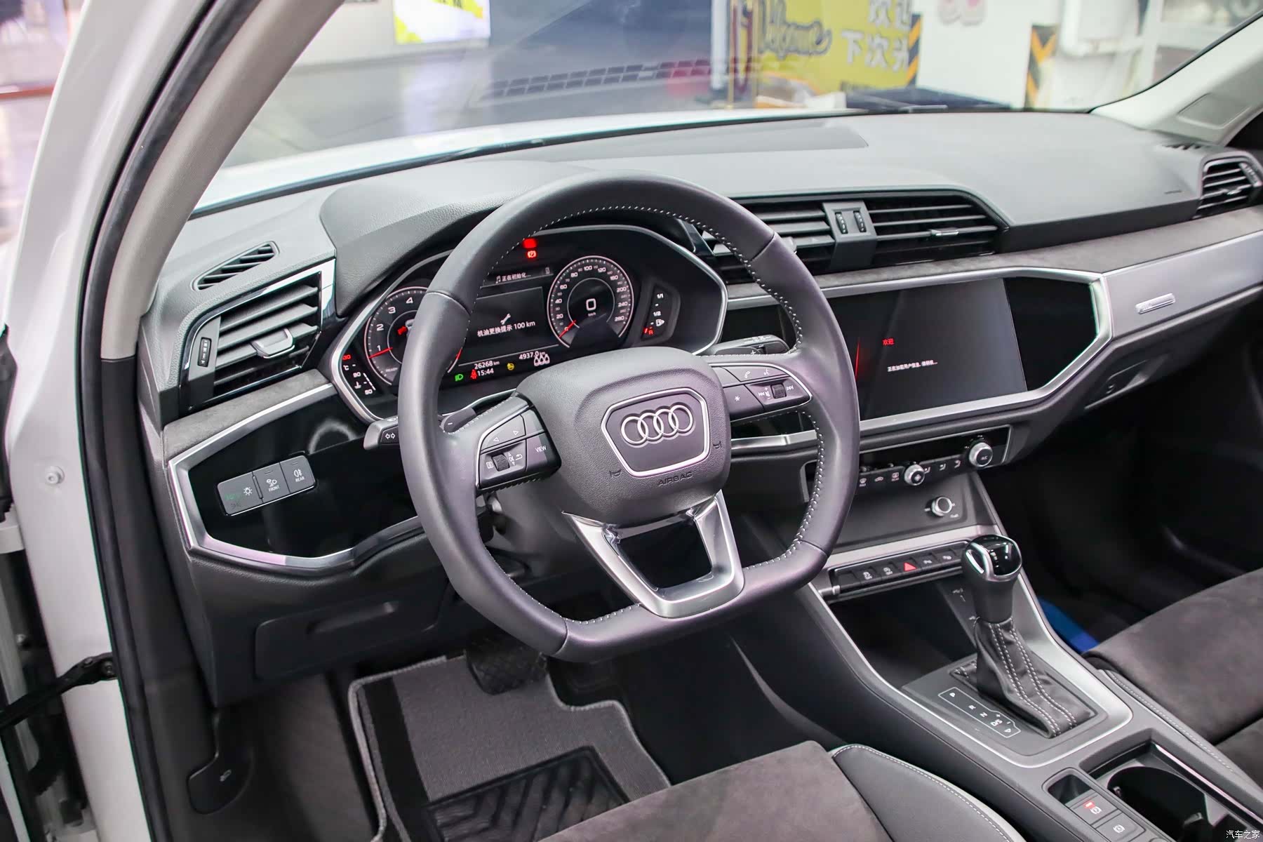 Audi Q3, 2022 все фото