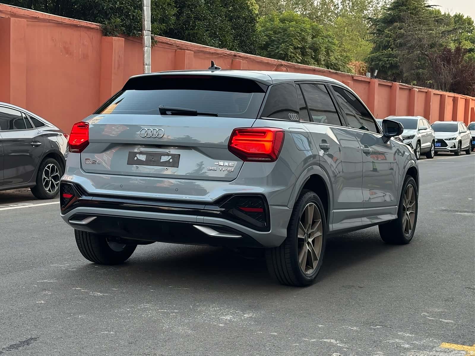 Audi Q2L, 2023 4