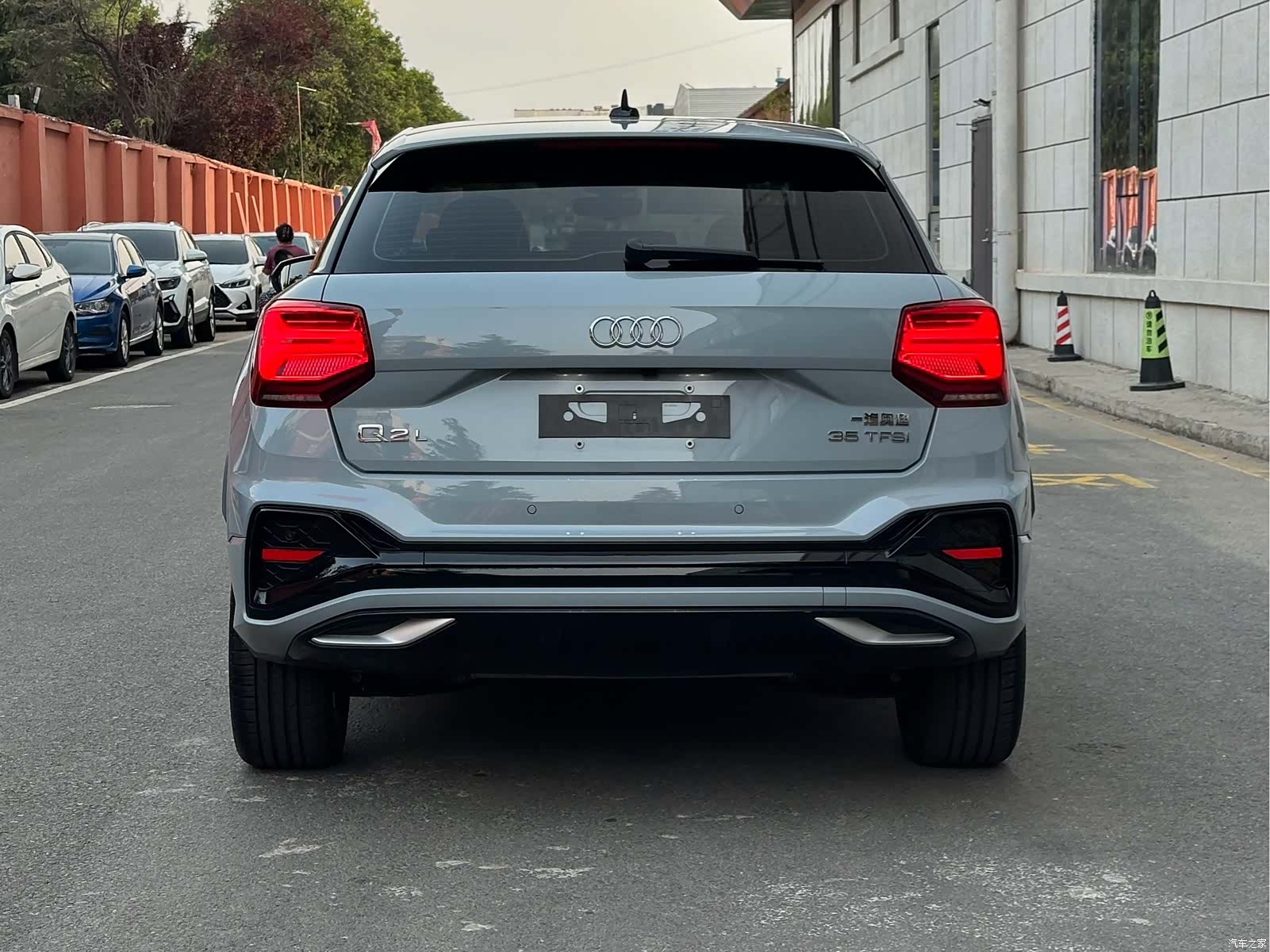 Audi Q2L, 2023 все фото