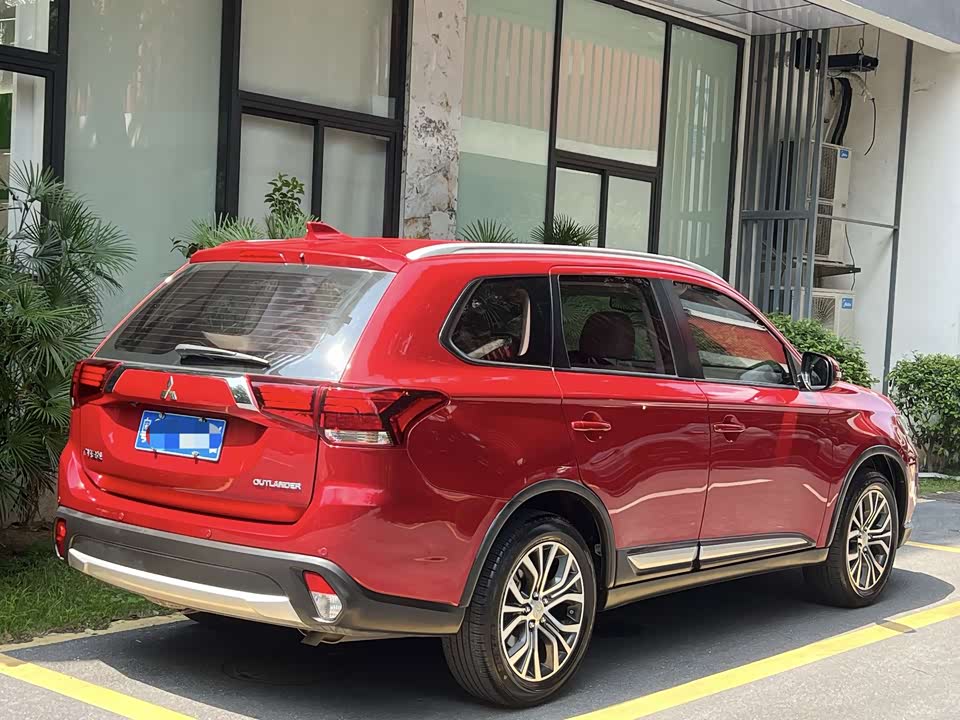 Mitsubishi Outlander