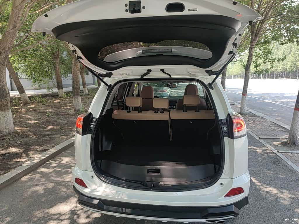 Toyota RAV4, 2017 19