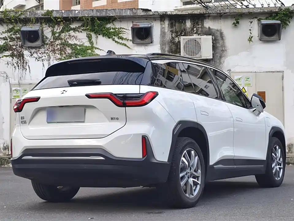 NIO ES6