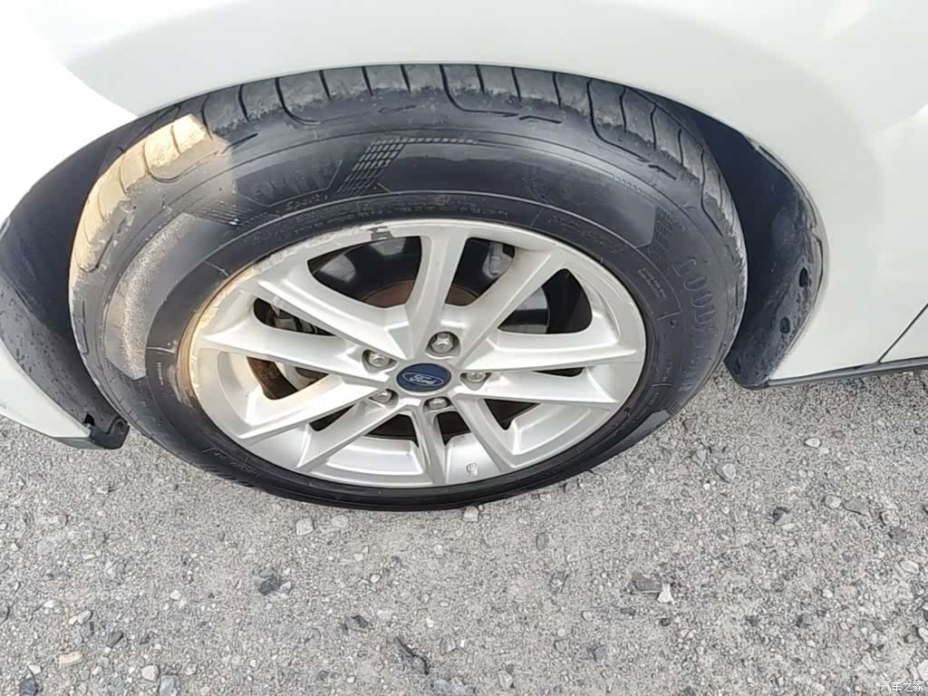 Ford Focus, 2015 25