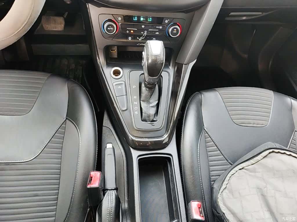 Ford Focus, 2015 10