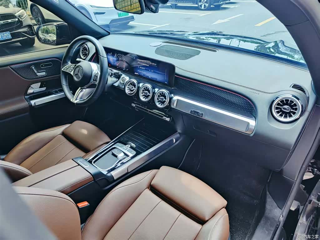 Mercedes-Benz GLB, 2024 19