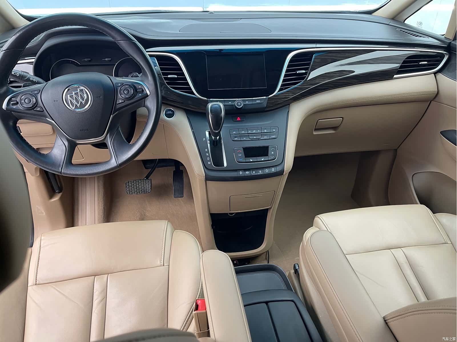 Buick GL8, 2019 12