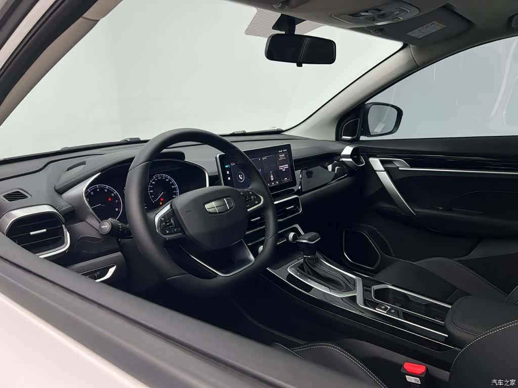 Geely Coolray, 2025 8