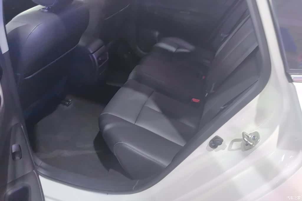 Nissan Sylphy, 2017 11