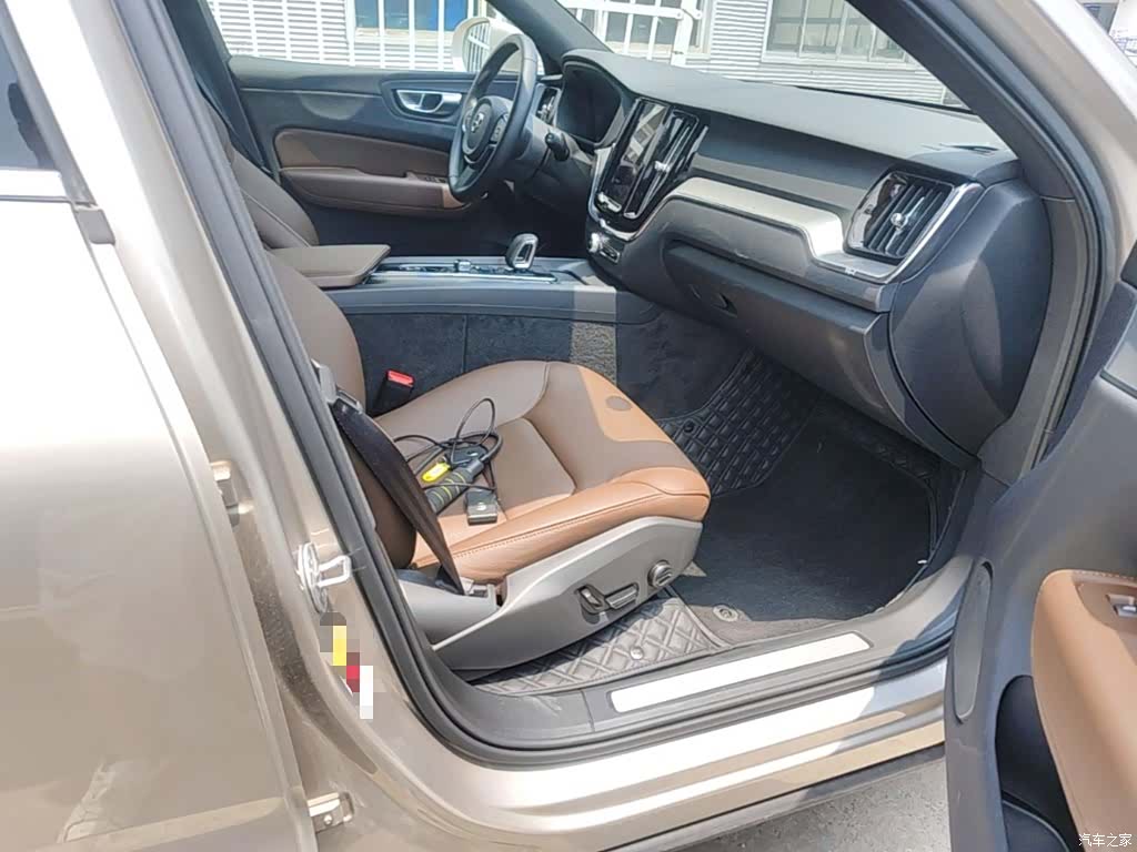 Volvo XC60, 2025 11