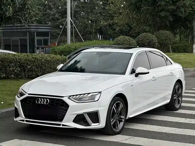 Audi A4L 2022 — купить из Китая под заказ
