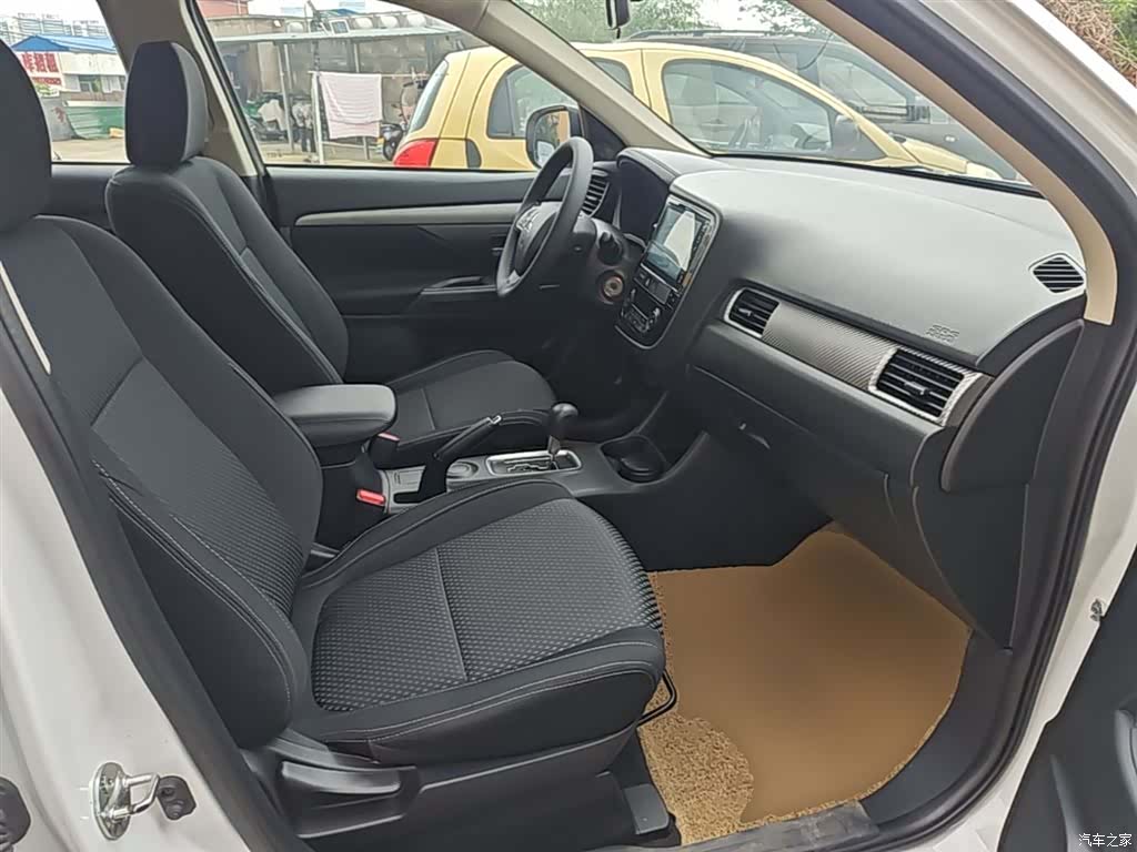 Mitsubishi Outlander, 2017 25