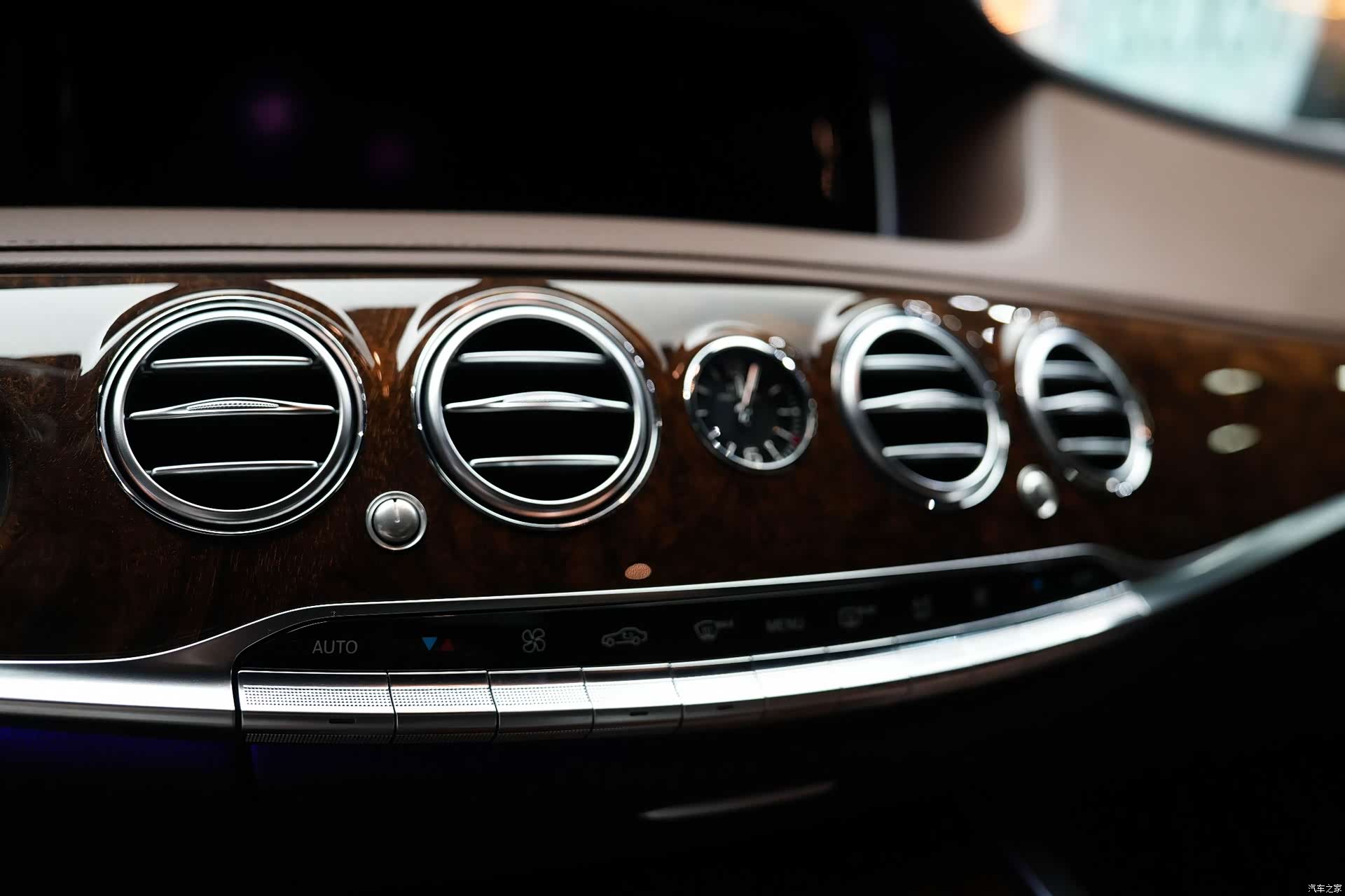 Mercedes-Benz S-Class, 2015 35