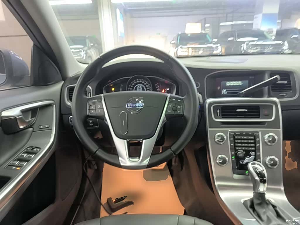 Volvo S60, 2017 11