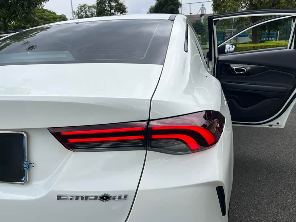 Trumpchi Shadow Leopard