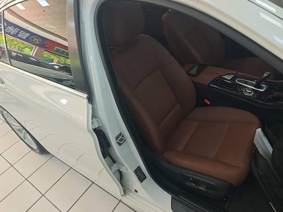 BMW 5 Series 2017, фото 24